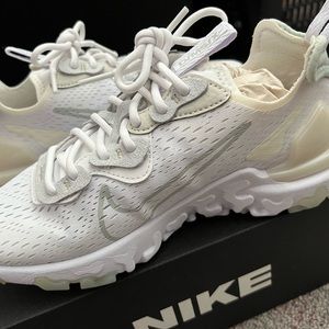 Nike Womens React Vision Sneakers